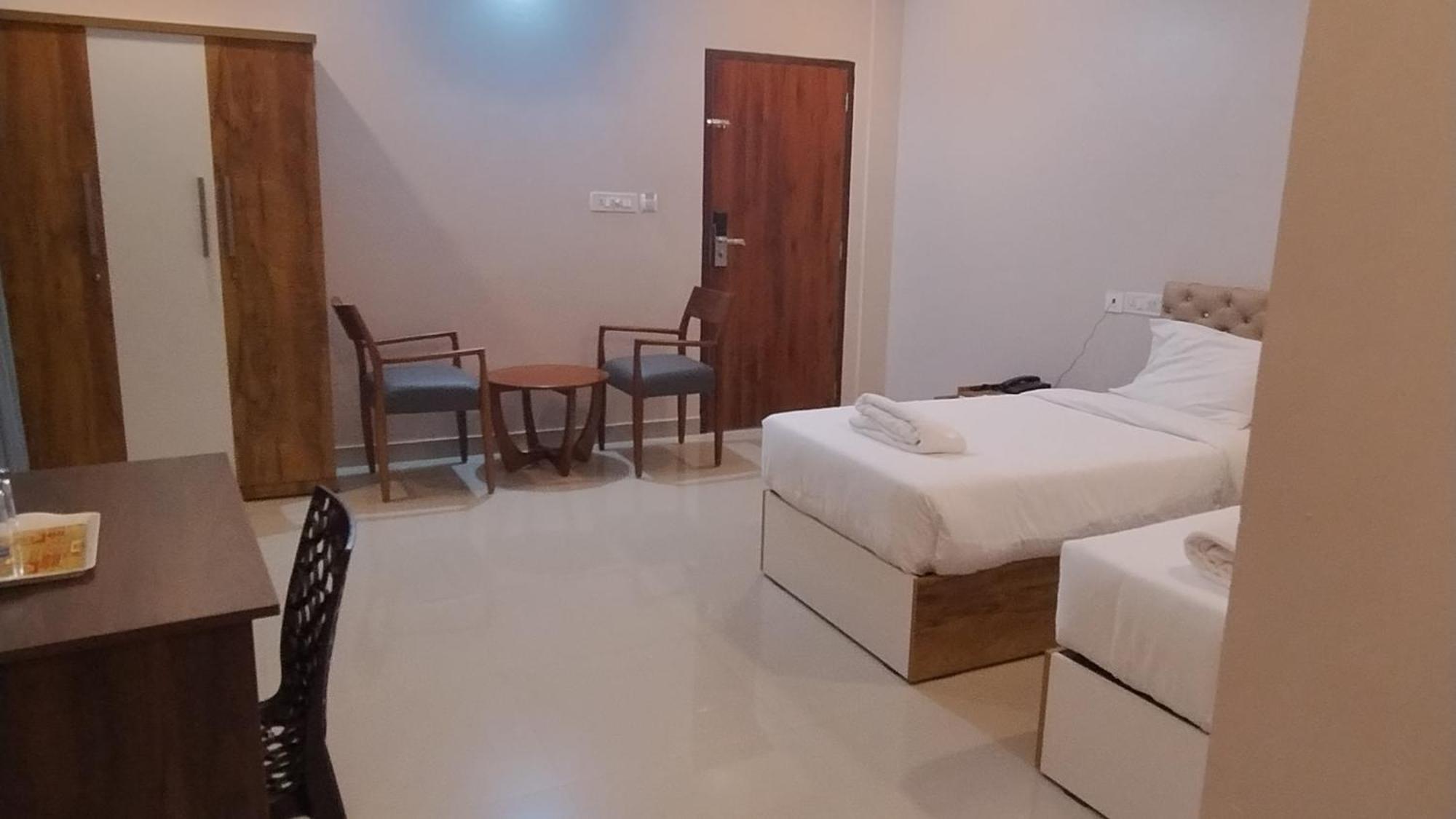 Gateway Airport Hotel Kannur Ngoại thất bức ảnh